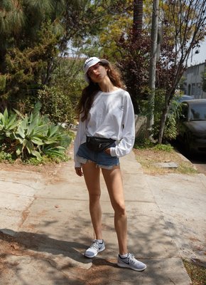 Развратная показала свои сиськи